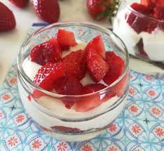 Verrine De Fraises Au Mascarpone In The Kitchen Verrine Fraise Mousse Fraise Recette Fraise Mascarpone