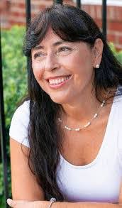 Danielle Kitzmiller's Instagram, Twitter & Facebook