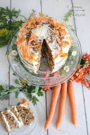 Homemade carrot cake with cream cheese frosting the busy baker. Feines Handwerk Saftiger Carrot Cake A La Starbucks Zu Ostern