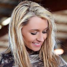 Lola Browning's Instagram, Twitter & Facebook