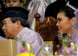 Raja zarina binti raja zainal. Gambar Perkahwinan Sultan Selangor Dan Norashikin Abdul Rahman Sentiasa Panas
