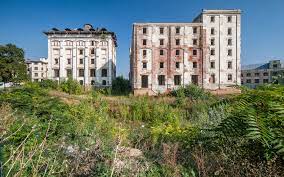 In acest video am explorat si mai multe cladiri din intreaga fabrica unele cladiri sunt deocamdata inaccesibile. Fabrica De Bere Bragadiru Bucurestiul Meu Drag