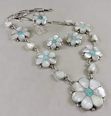Zuni Inlay Flower Necklace Vintage Jewelry By Oldndnshop On Etsy Zuni Jewelry Jewelry Antique Jewelry