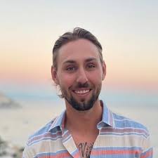 Andrew Mroz's Instagram, Twitter & Facebook