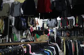 Batik yang prosesnya sangat berbeda dengan batik tulis ataupun batik cetak. Berita Kategori Ekonomi