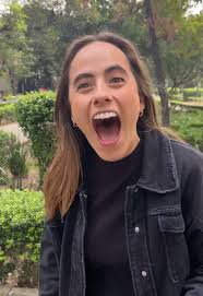 Divertidos clips de comedia de una pareja de esposos sospechosos