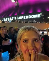 I wanna be defined by the things that I love 💖