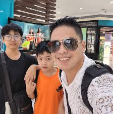 Naging emosyonal ang BINI sa pagdiriwang ng kanilang third debut  anniversary nitong June 11, 2024, kasama ang libo-libong fans, o Blooms.  PANOORIN: https://www.youtube.com/watch?v=nJ_uTNLs0RM