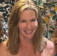 Hannah Richardson is hopeful about her future and its endless  possibilities. But the 24-year-old's plans are clouded by an unthinkable  reality—there is a 50% chance she will develop Alzheimer's disease in her