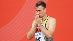 He won the gold medal in the decathlon at the 2019 world championships, becoming the youngest ever decathlon world champion. Zehnkampf Weltmeister Niklas Kaul Muss Saison Vorzeitig Beenden Eurosport