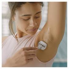 Gillette Venus Comfortglide con Olay 2 in 1 rasoio da donna con barre in  gel, nessuna crema da barba necessaria (la confezione può variare),  confezione da 6 : Amazon.it: Salute e cura della persona