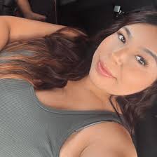 Are there dessert food trucks available for this Saturday?