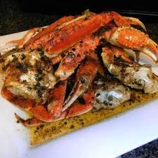 Shell Lickin Spicy Garlic Crabs Recipe Yummly Recipe Crab Recipes Seafood Recipes Garlic Crab Recipe