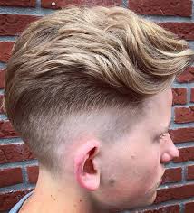 Coupe undercut rase cotes long dessus coiffure style pompadour coupe de cheveux homme courte coiffure homme rase cote coupe cheveux homme. Cheveux Courts Hommes 2020 Voici 50 Coupes Tendances