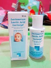 Wonder how to do a baby bath? Chic Mom And Baby Lactacyd Baby Bath For Baby And Mommy Baby Bath Mom And Baby Baby