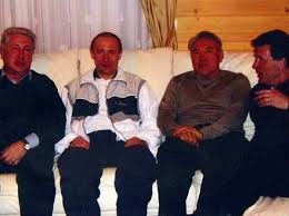 Vladimir putin was born in 1952 in leningrad (now st. Photos Of Young Vladimir Putin 17 Klyker Com