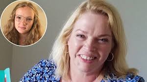 Sister Wives' Janelle Brown, Daughter Savanah Twinning in Photo