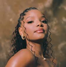 Halle Bailey, la estrella de 'La sirenita' en entrevista