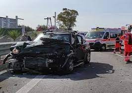 Questo il bilancio del grave incidente stradale avvenuto intorno alle 8.30 di oggi, venerdì. Video Incidente Mortale Brindisi Bari Auto Contromano Due Anziani Perdono La Vita A Fasano Ferito 21enne Notizie Audaci