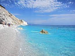 Las playas más bonitas de grecia se encuentran entre su multitud de islas, destacando por sus aguas cristalinas y es que grecia es uno de los países más famosos por su conjunto de islas, superando las 2.000 islas, aunque sólo hay unas 200 islas habitadas aproximadamente. Las Mejores Playas De Grecia De 2021 Lista De Playas Top