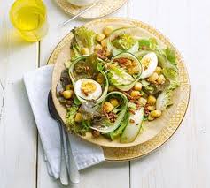 Knapperige Krulsalade Met Mosterddressing Recept Jumbo Supermarkten Voedsel Ideeen Maaltijdsalades Eten