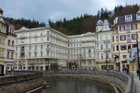 Diese befindet sich im kurzentrum am fluss teplá. Karlsbad Karlovy Vary Tschechien Ausflug Ferienwohnung