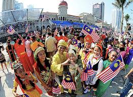 Perhatian saya tertumbuk pada sebuah album bertajuk symphonic tales of indonesia karya pianis jazz tjut nja deviana. Sejarah Lagu Negaraku