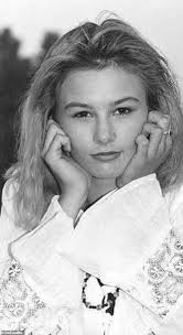 Julie Theobald's Instagram, Twitter & Facebook