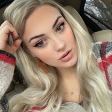 Carly Lee (lilcarly8056)