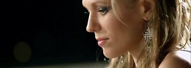 LORIE ACTU : En tournée (SOLD-OUT) et 2 titres inédits "Une minute" et  "NINA"