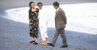 Love and death on long island is a 1997 uk / canadian film directed by richard kwietniowski and starring jason priestley, john hurt, fiona loewi, sheila hancock and anne reid. Love And Death On Long Island Film 1997 Trailer Kritik Kino De
