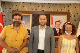 Tam adı ragıp reha özcan olarak bilinmektedir. Emrah Ozdemir Twitterissa Sanatsal Gunler Yakindir Tiyatro Oyuncusu Degerli Reha Ozcan Ve Esi Yesim Hanimi Belediyemizde Agirladik