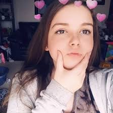 Lily Buzsik (likybuzsik7)