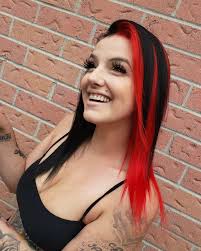 ❤One of my Favorite Colours 🖤❤Black and Red Split Colour 🖤 ❤ Giving me  2000s @xtina Christina Aguilera Vibez 🖤 . . #christinaaguilera  #blackandred #joicoreds #y2k #redandblack #redandblackhair #altgirl #black  #alternative #alternativehair #