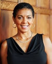 Robyn Mcleod's Instagram, Twitter & Facebook