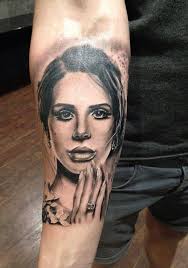 Del rey has two tattoos on her right hand. Tattoo Lana Del Rey Tattoos Lana Del Rey Tattoos Body Art Tattoos