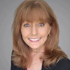 Another beautiful travel week that I get to work in this industry: 🧡  Excellent meetings with some of my beloved Veevans 🎳 Team bowling! Yes I  am still horrible 👕 Shirts I