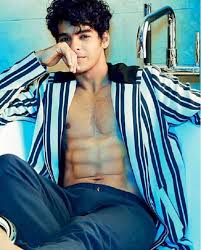 Listen to all songs in high quality & download bollywood. While He Is Only Making His Bollywood Debut With Dhadak Ishaan Khatter Is Already Dreaming Of Writing His Own Film Bollywood News Gossip Movie Reviews Trailers Videos At Bollywoodlife Com