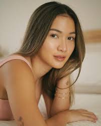 Pede Abis, 3 Artis Seksi Ini Foto Pamer Selulit dan Stretch Mark