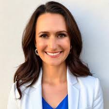 Alison Trainor's Instagram, Twitter & Facebook