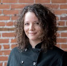 Sarah Welch's Instagram, Twitter & Facebook