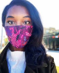 My identity is completely concealed in both of these photos and there is no  way that you can tell who I am, especially with a haircut 🥸😤 Still  writing, still arting, still