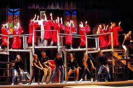 Footloose' star spreads love of stage