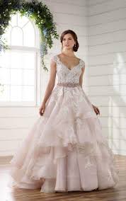 Antique Lace Wedding Dress With Keyhole Back Beautiful Brides Part Ii Wedding Gowns Essense Of Australia Wedding Dresses Wedding Dresses