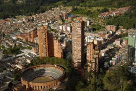 Flick | alexander obonaga como el más valiente de los adolescentes en su baile de graduación, que se atrevió a sacar a la más bonita de las aspirantes a reina de la noche. Torres Del Parque Bogota Casiopea