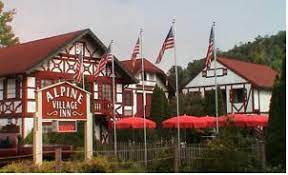 Situated in the mountains, this inn is 0.1 mi (0.1 km) from helen festhalle and 1.4 mi (2.2 km) from chattahoochee national forest. Hotel Alpine Village Inn Helen Trivago De