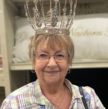 Salon for fine gray hair cutting?