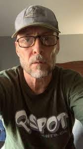 Leslie Bills's Instagram, Twitter & Facebook