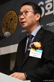 이를 위해 지난해 11월에 주주총회를 열고 한앤컴퍼니의 이동춘 전무와 김재민 전무를 sk디앤디의 기타비상무이사로 선임하기도 했다. ë¨¸ë‹ˆíˆ¬ë°ì´ ì œ16íšŒ ëŒ€í•œë¯¼êµ­ IbëŒ€ìƒ ì‹œìƒì‹ ê°œìµœ ë¨¸ë‹ˆíˆ¬ë°ì´