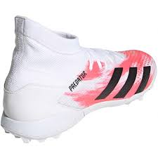 Krampon, ayağı saran sayasıyla halı sahada denge ve tam hakimiyet sunar. Adidas Predator 20 3 Tf Sportisimo De